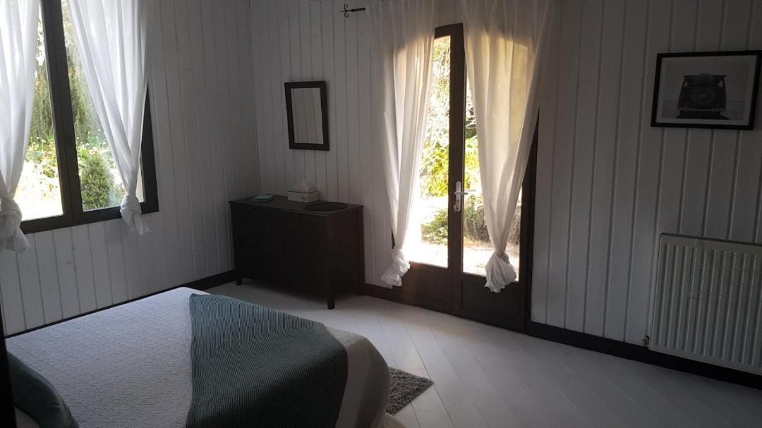 Domaine De Baise Bed & Breakfast Feugarolles Exterior photo